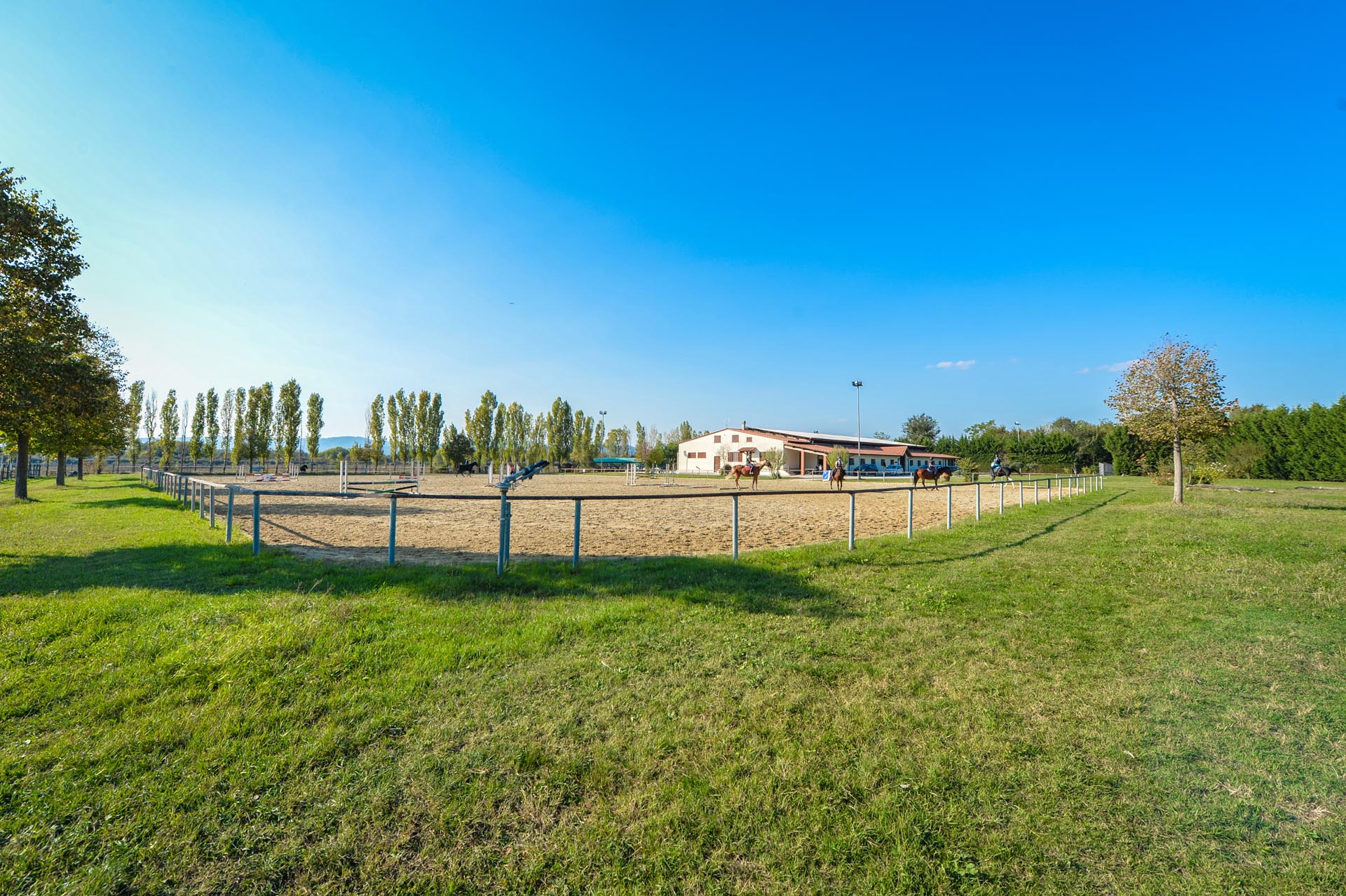 CAVALLI, EQUITAZIONE, POLO: MANEGGI, AGRITURISMI, VILLE & CASALI IN CAMPAGNA CON SCUDERIE